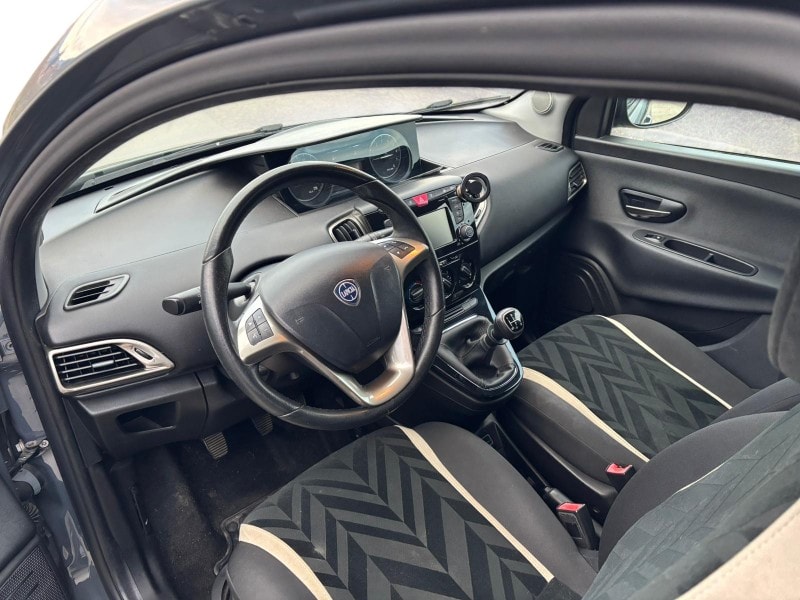 LANCIA Ypsilon 3ª serie Ypsilon 1.2 69 CV 5 porte Gold