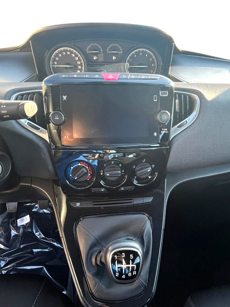 LANCIA Ypsilon 3ª serie Ypsilon 1.0 FireFly 5 porte S&S Hybrid Gold